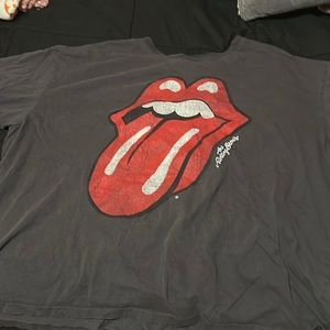 I’m selling a h and m t shirt